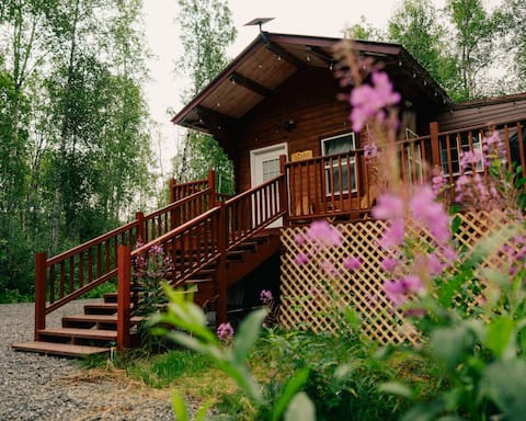 Spa-Inspired Alaskan Cabin |Sauna| Pets Welcome