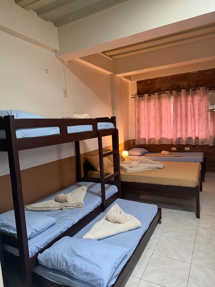 The Brickhouse Koronadal Up To 6 Pax Downtown Area - Koronadal City