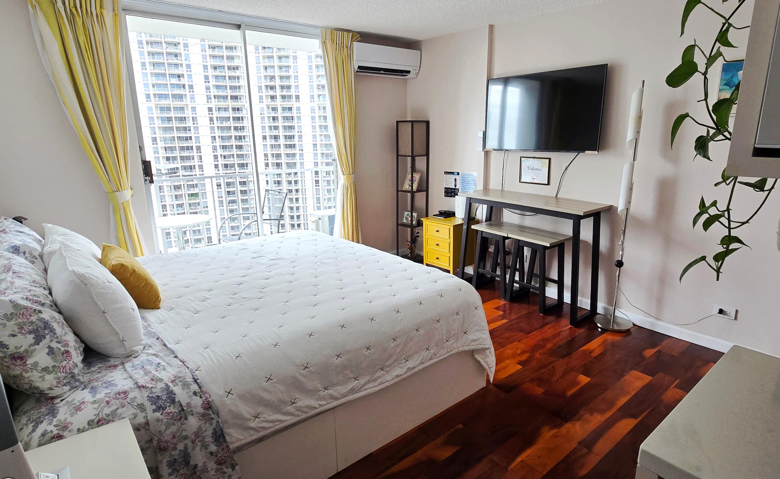 Condo in Honolulu · ★4.93 · 1 bedroom · 1 bed · 1 bath - Image 5