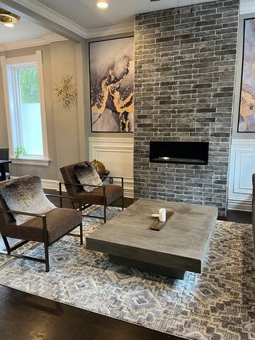 Gorgeous Home in Heart of Wicker Park gallery image 4