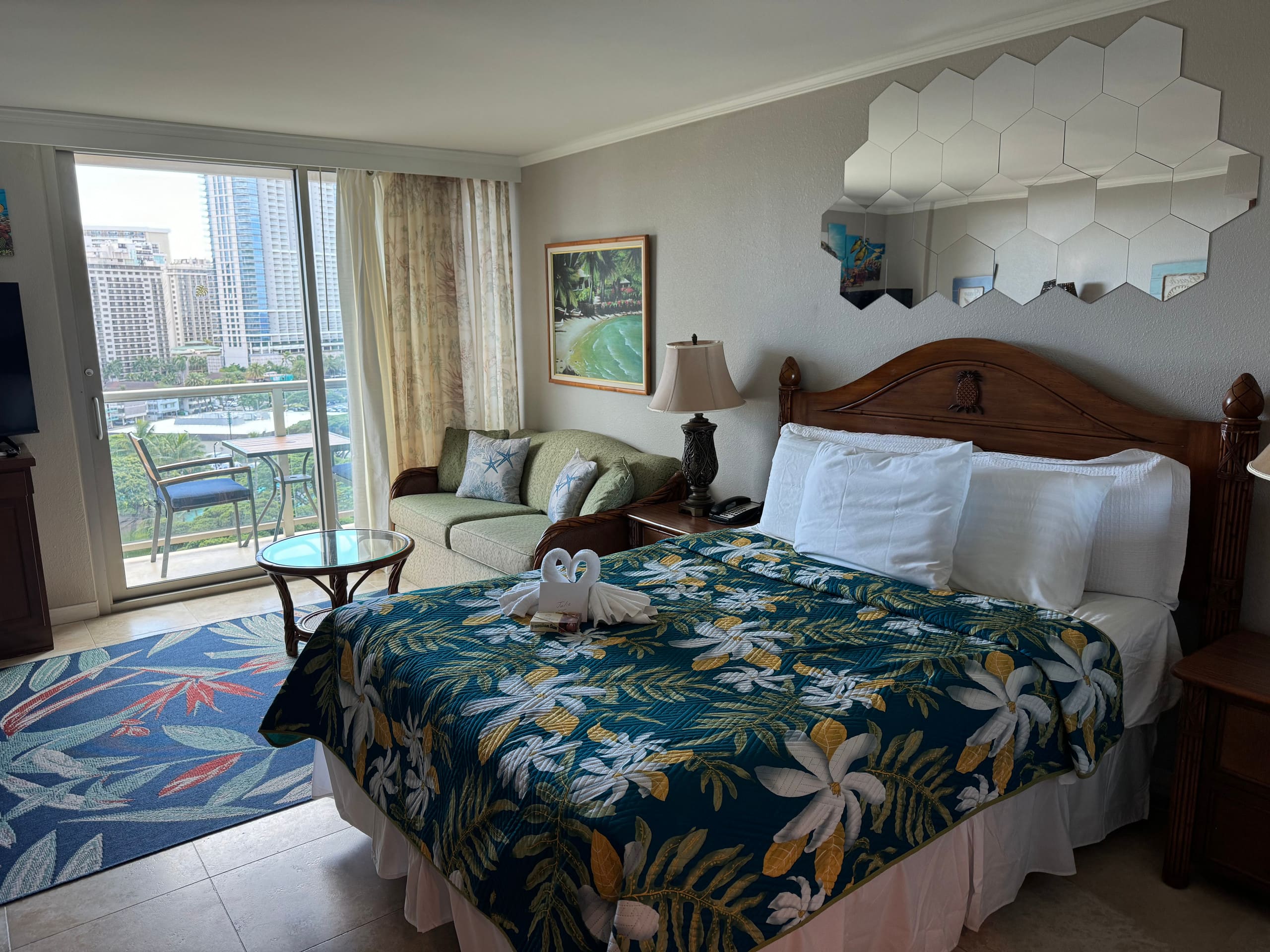 Resort in Honolulu · ★4.97 · Studio · 2 beds · 1 private bath - Image 63
