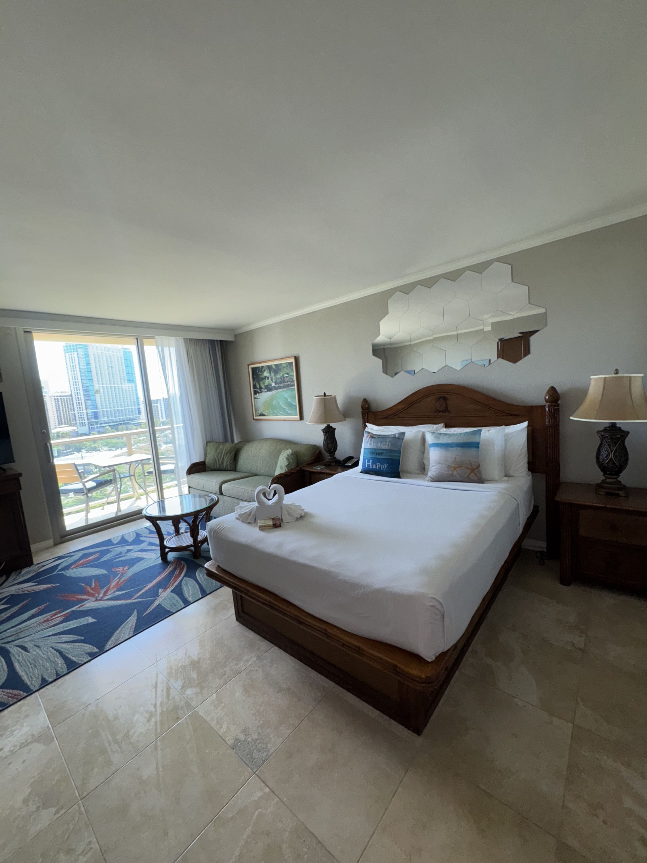Resort in Honolulu · ★4.97 · Studio · 2 beds · 1 private bath - Image 65