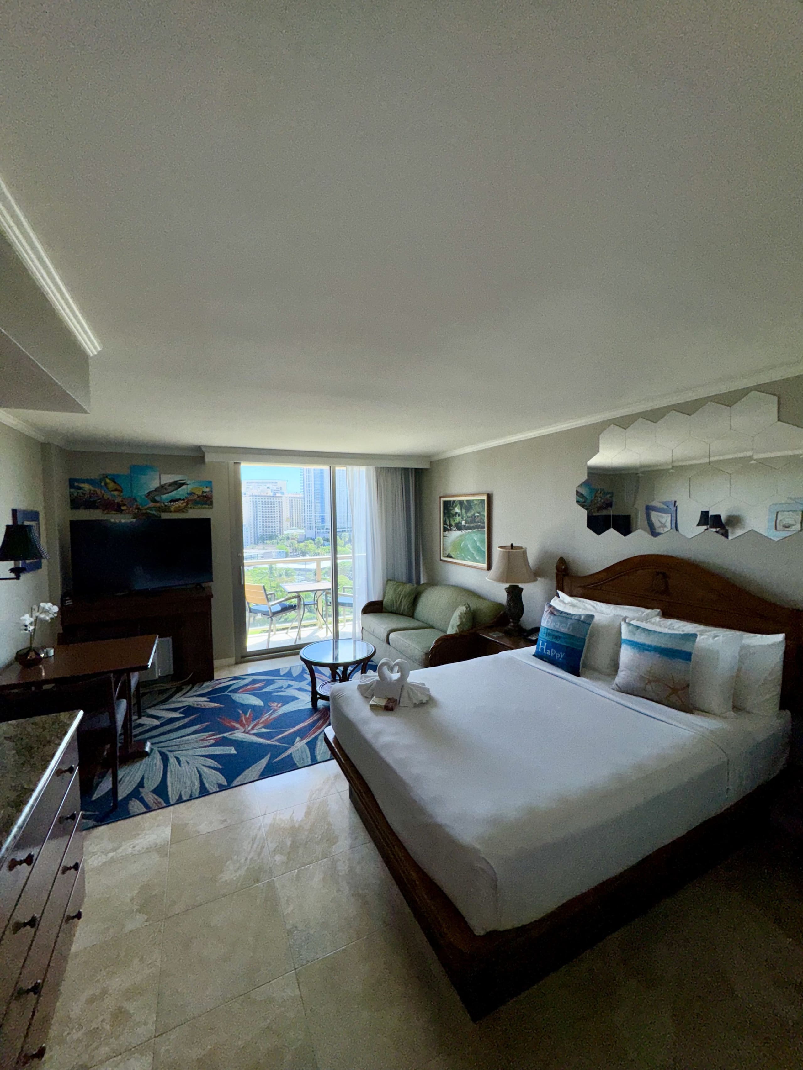 Resort in Honolulu · ★4.97 · Studio · 2 beds · 1 private bath - Image 69