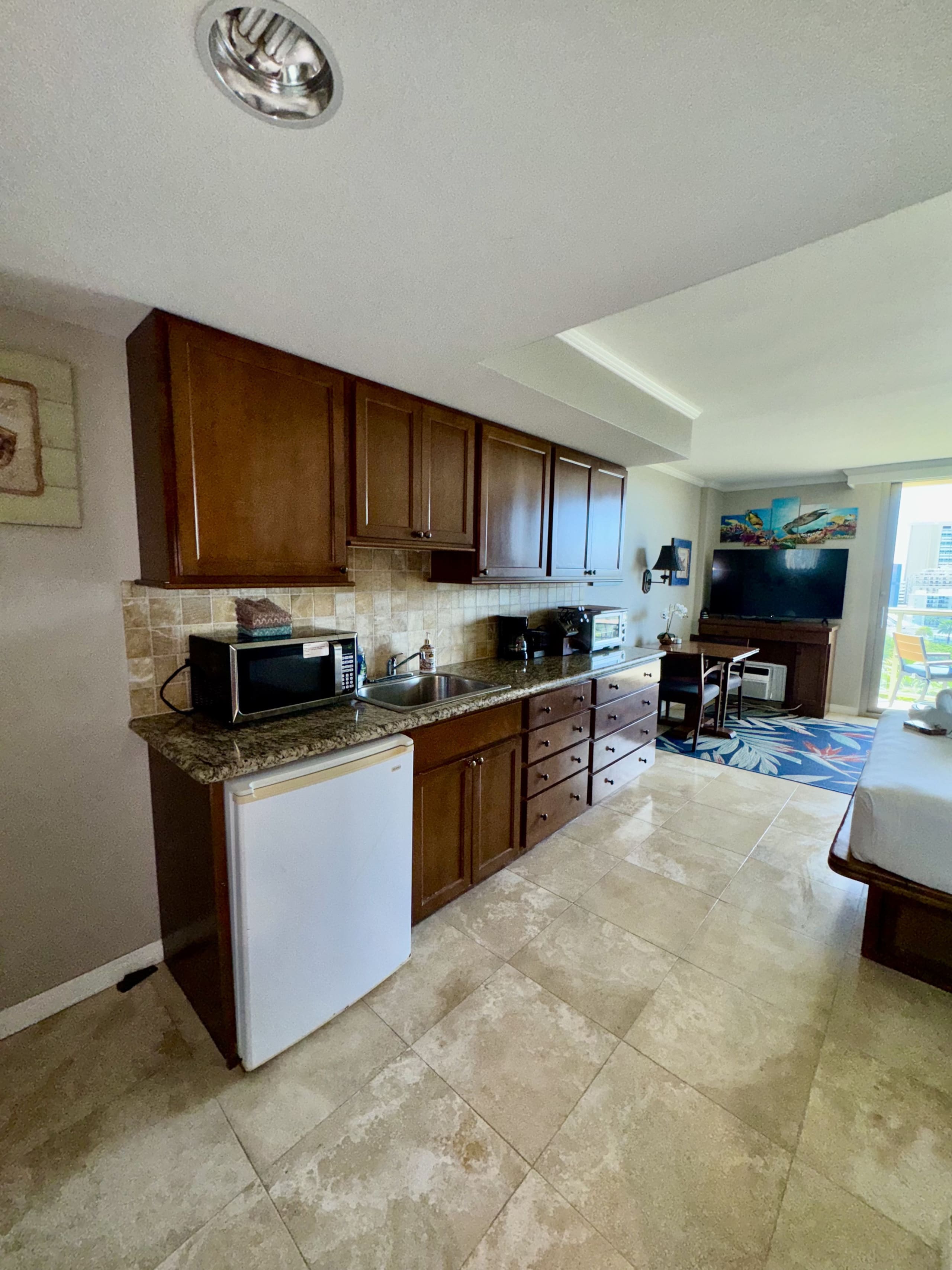 Resort in Honolulu · ★4.97 · Studio · 2 beds · 1 private bath - Image 68