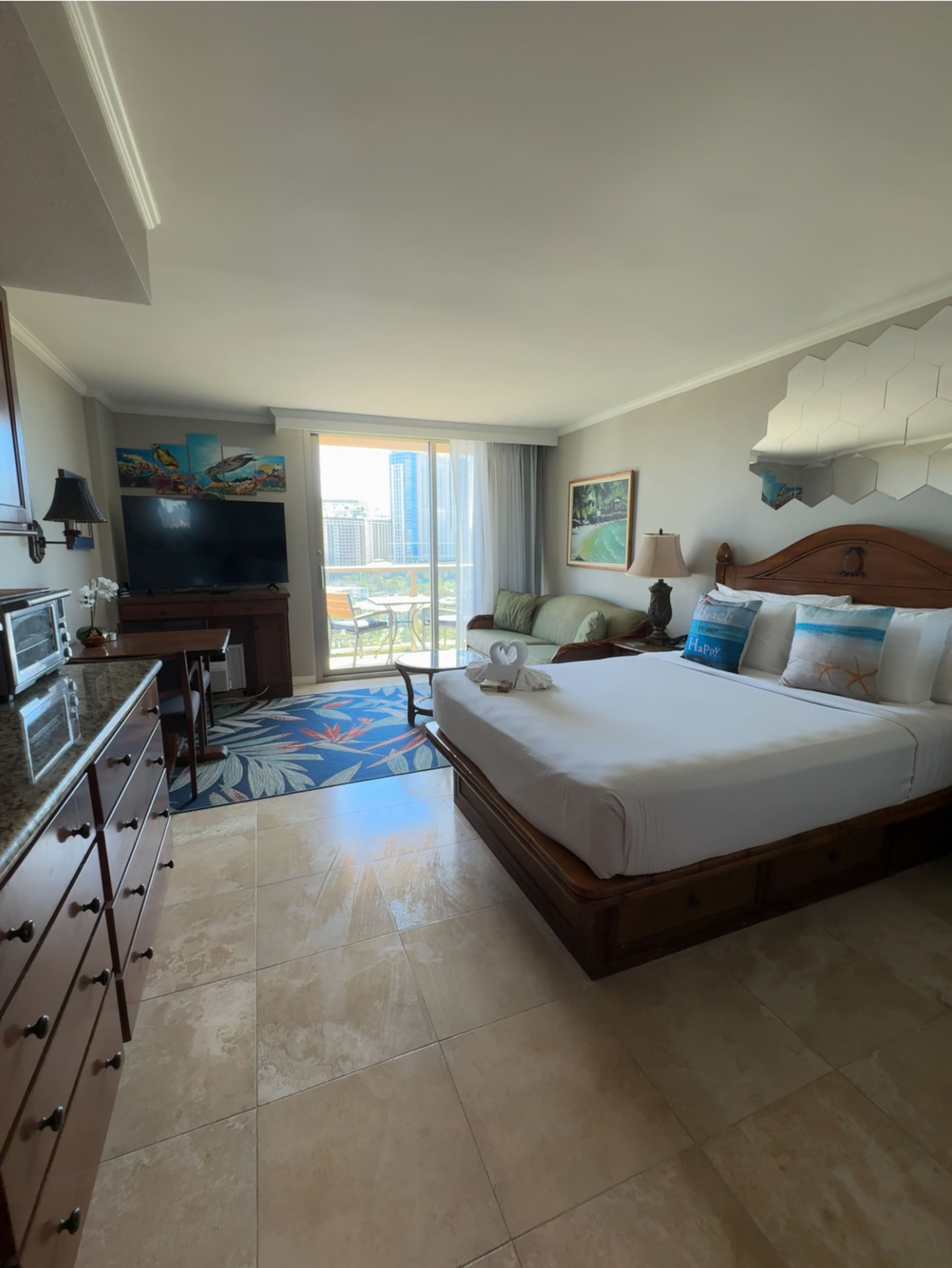 Resort in Honolulu · ★4.97 · Studio · 2 beds · 1 private bath - Image 73