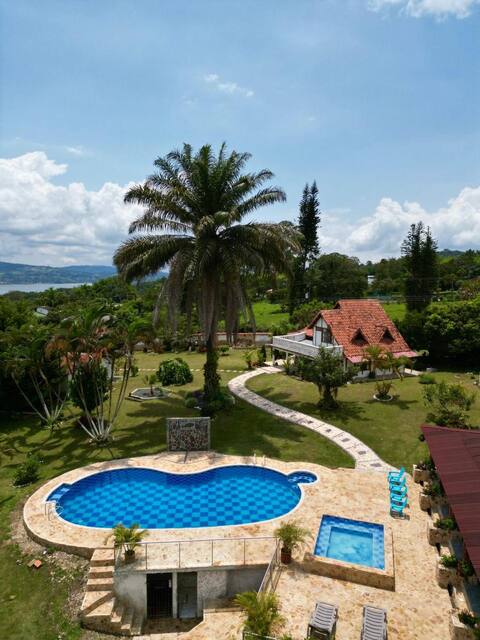 Casa Campestre en el Lago Calima