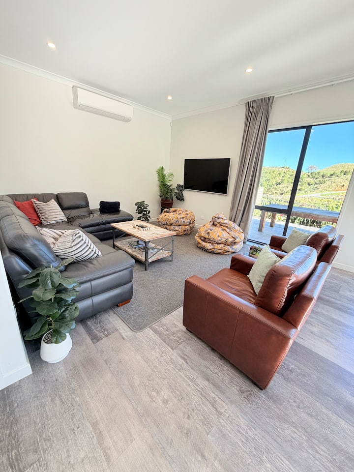 Rotorua Redwoods Family Holiday Home - Rotorua