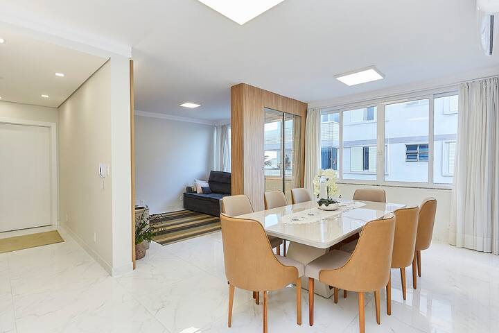 Anfitria Superhost Balneario Camboriu & Curitiba managed Airbnb listing 3
