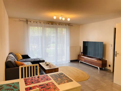 Eco-friendly apartment: Airbus Airport MEETT Golf