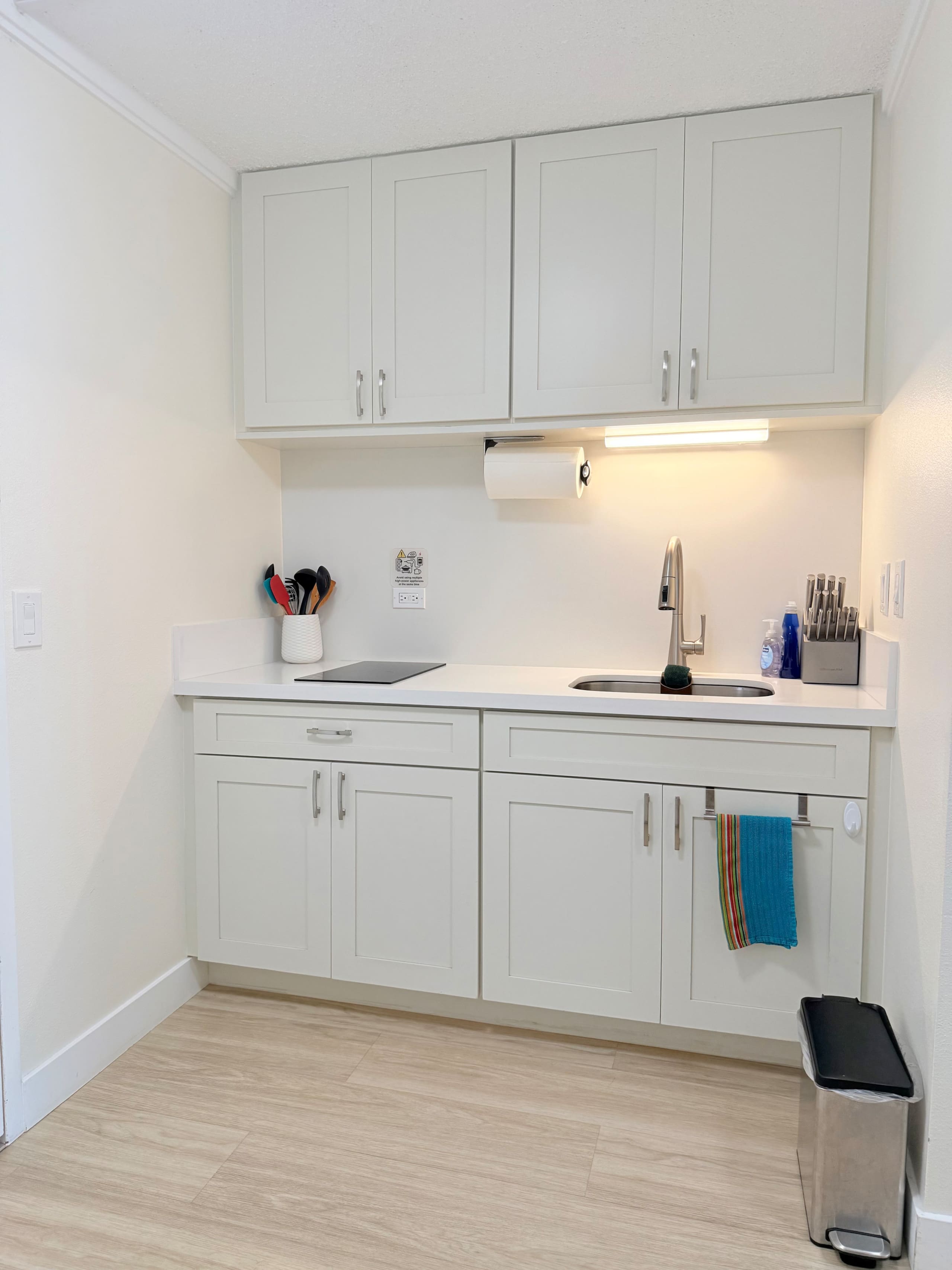 Condo in Honolulu · ★4.94 · 1 bedroom · 2 beds · 1 private bath - Image 9