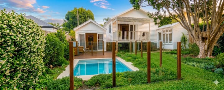 Renovated Coastal 3 Br House W/fireplace & Pool - Bulli