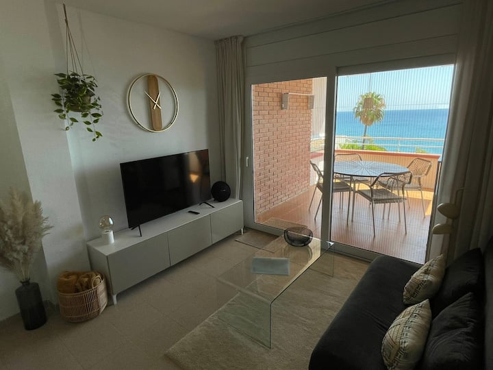Stunning Seaside Apartment - Fantastic View & Pool - Miami Platja