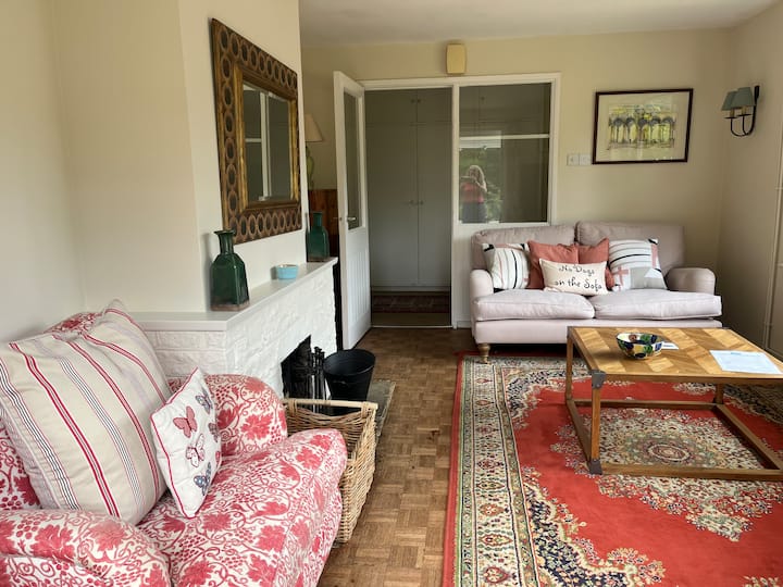 Country Cottage In 8 Acres Of Surrey Hills Aonb - Godalming