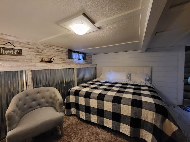 The Gem W/king Sized Bed! - Rapid City, SD
