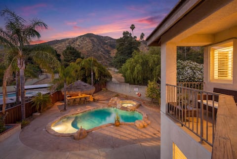 Pool•BBQ•View•Balcony•Fireplace•King•W/D