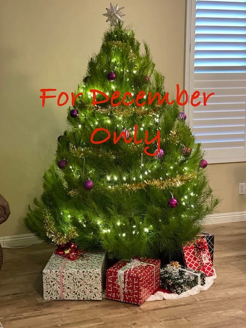 Pool•BBQ•View•Balcony•Fireplace•King•W/D