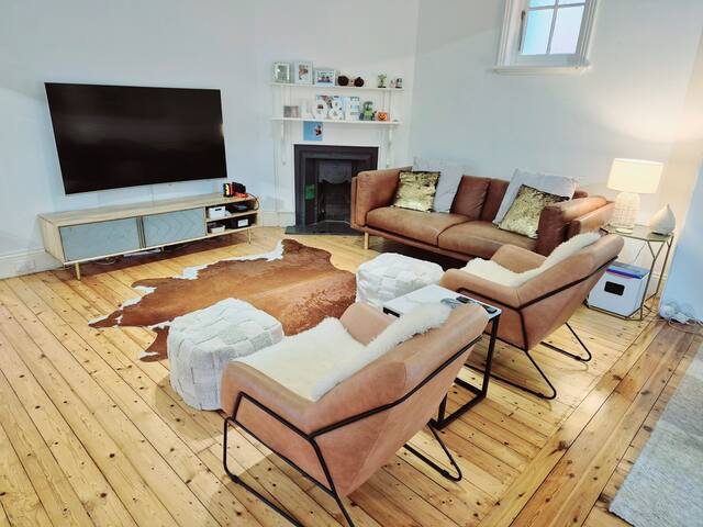 Fairlight Family Home – EV Charging & Beach Walk gallery image 3