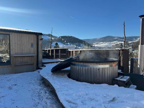 Tiny House with View & Private Nordic Bath