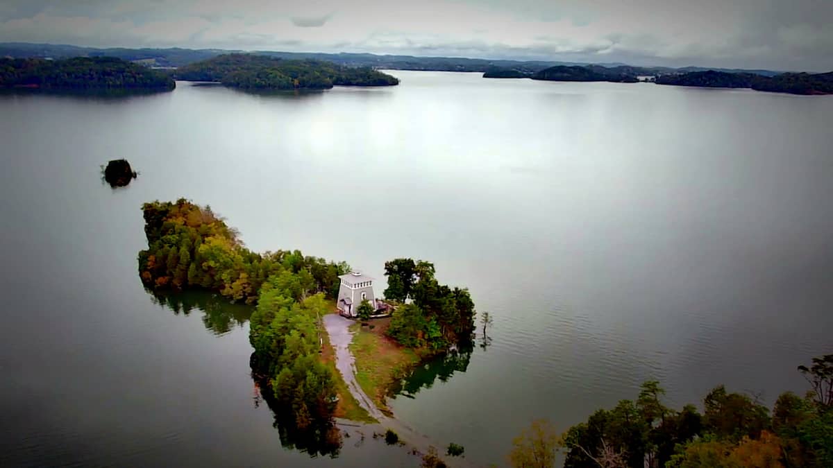 Smoky Mountain Lighthouse on Douglas Lake