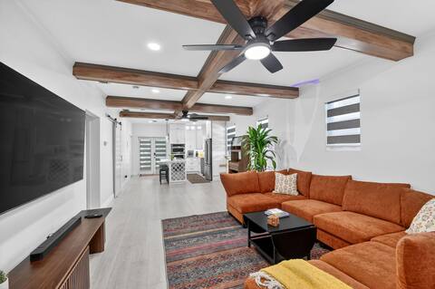 Successful Airbnb property: The Banyan Cove | Stylish 2/2 Home Near Beach & DT in Lake Worth Beach
