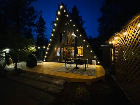 Cozy A-Frame House/Hot Tub/Pets are Welcome