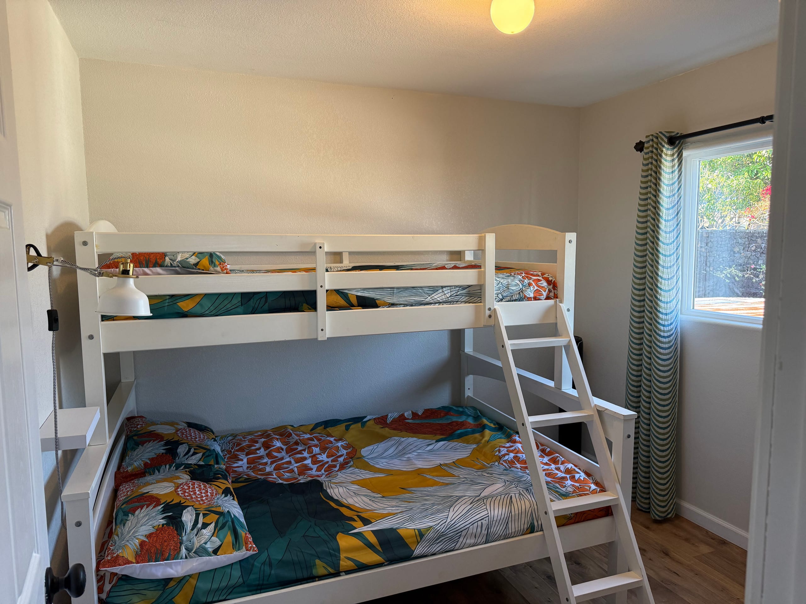 Affordable Suite With Oceanfront Pool! - Photo 12