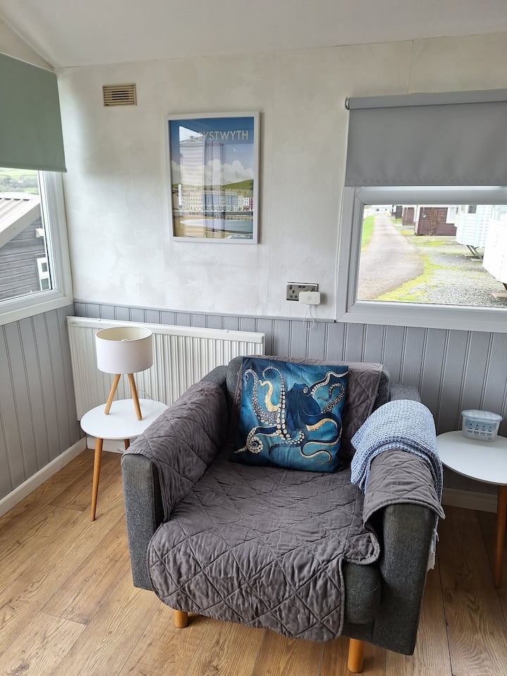 2 Bed Chalet On The Ceredigion Coast - Borth