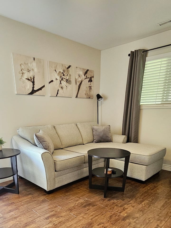 Cozy & Private, Gardenside Suite - Aldergrove