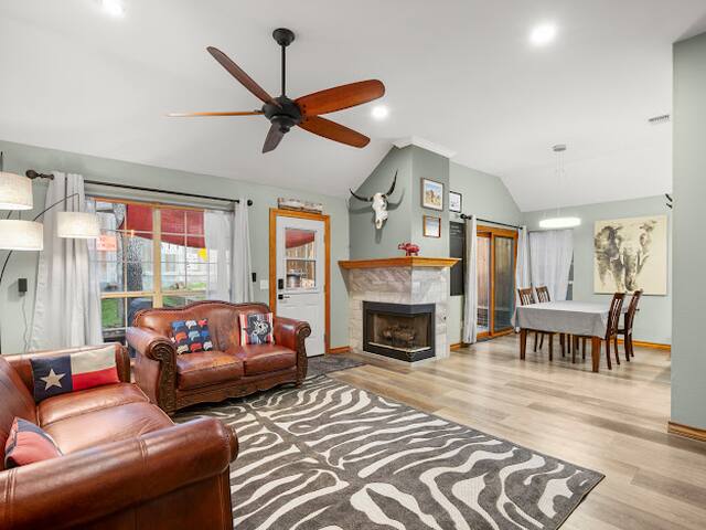 EastSide Modern Downtown Chill Arcade Games Relax