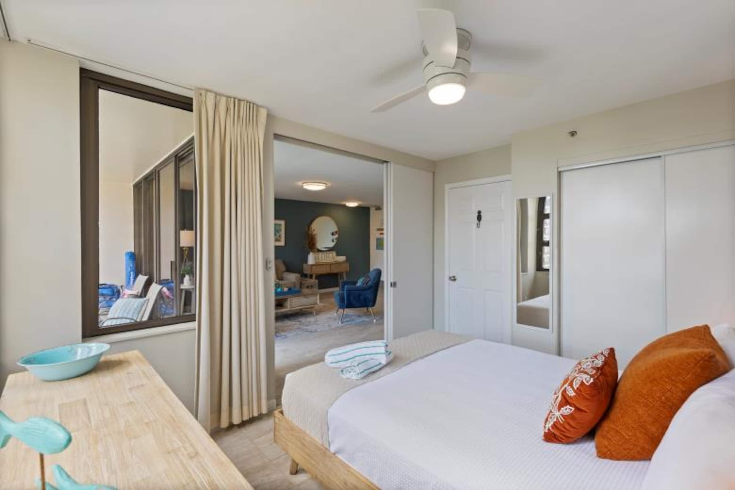 Condo in Honolulu · ★4.84 · 1 bedroom · 2 beds · 1 private bath - Image 12