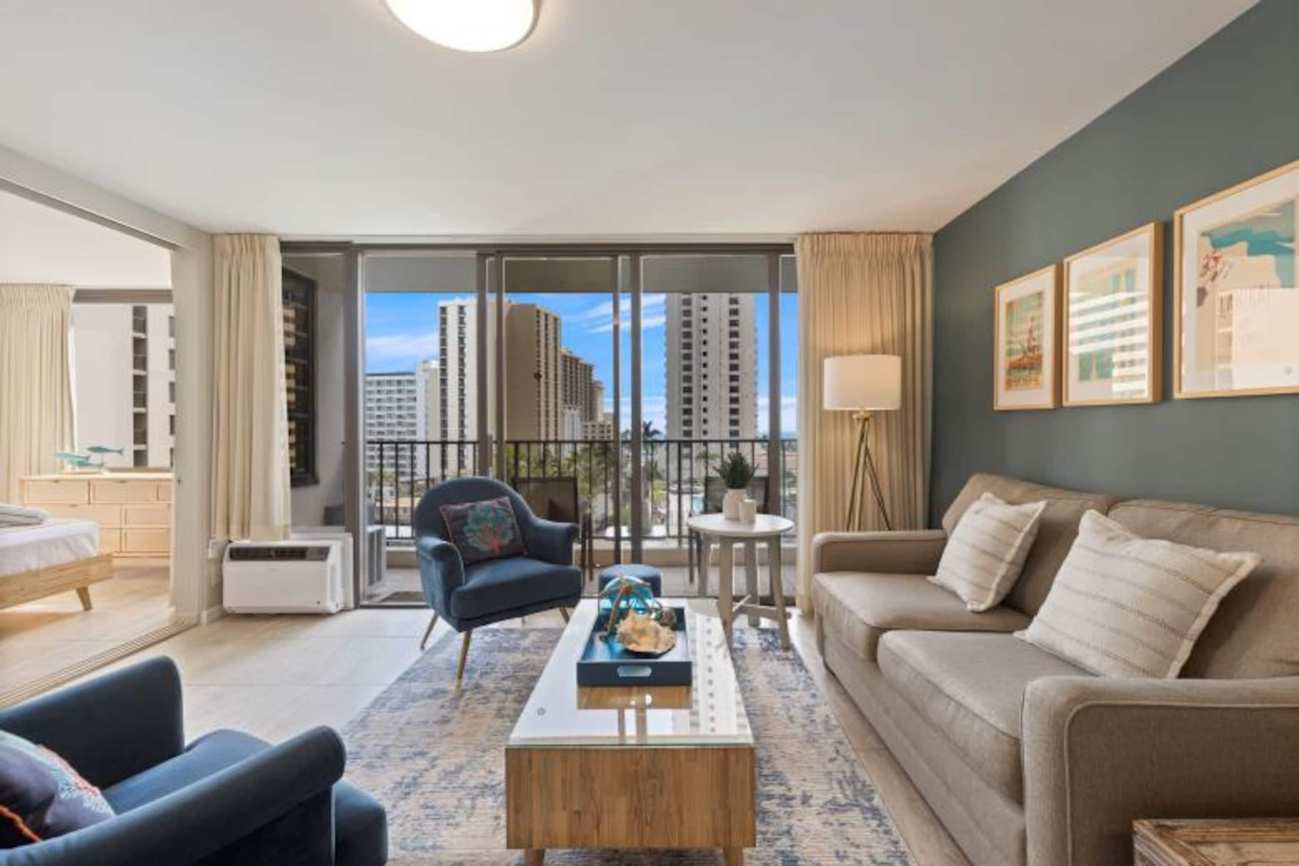 Condo in Honolulu · ★4.84 · 1 bedroom · 2 beds · 1 private bath - Image 7