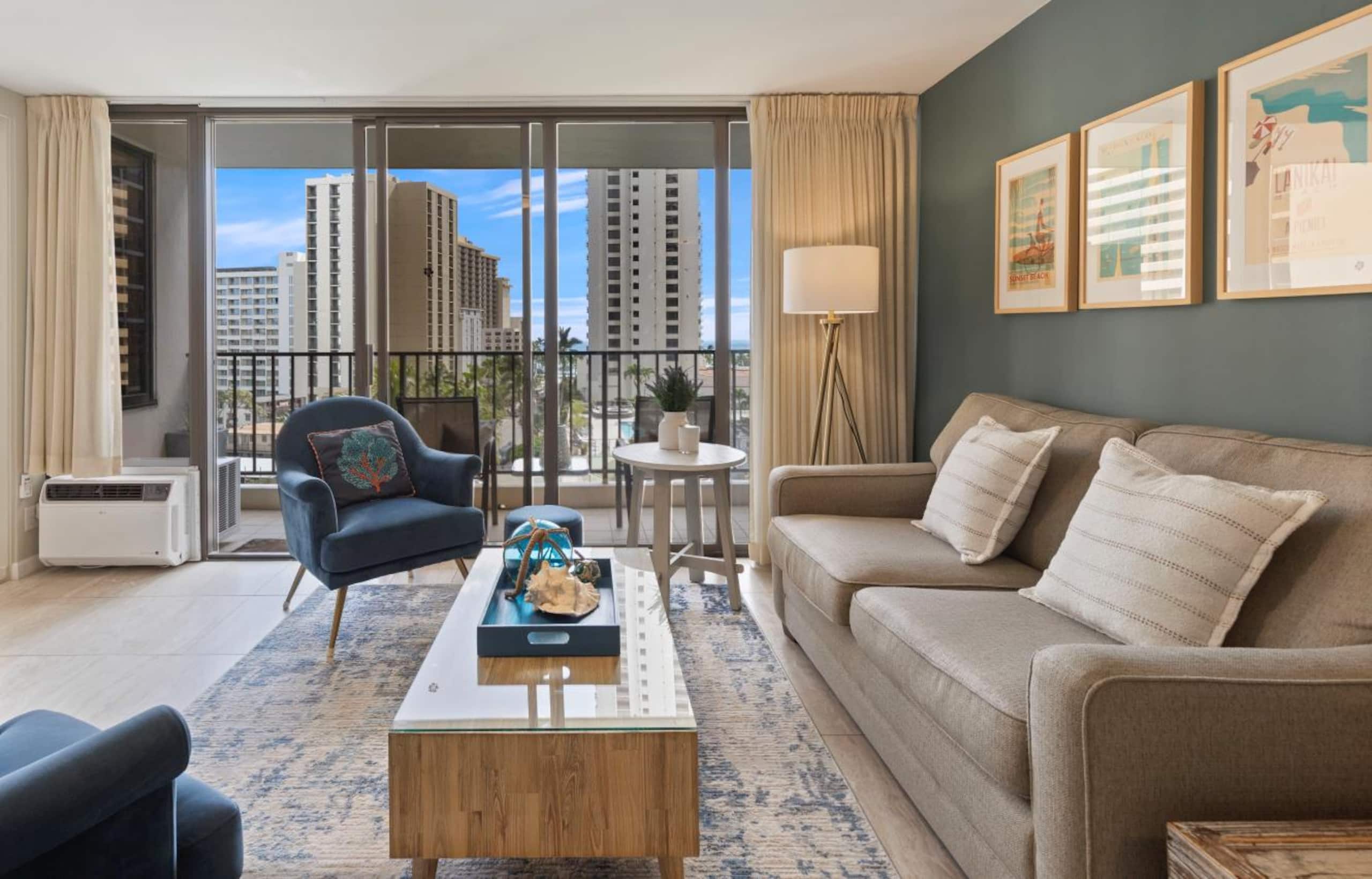 Condo in Honolulu · ★4.84 · 1 bedroom · 2 beds · 1 private bath - Image 4