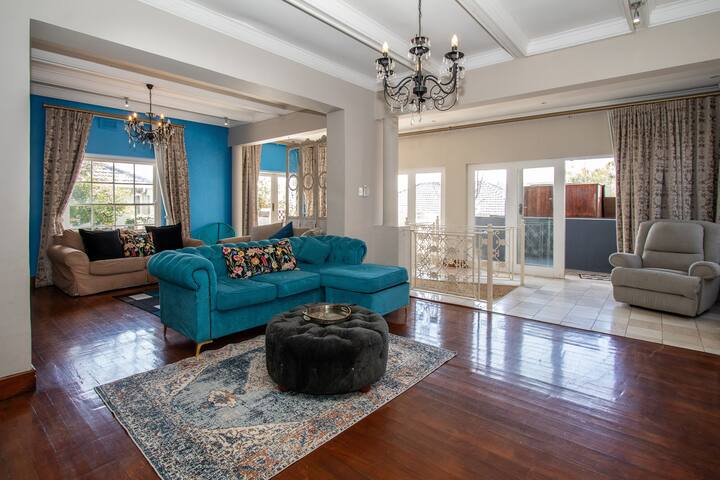 Fresnaye Family home 4 bedrooms. No Loadshedding gallery image 4