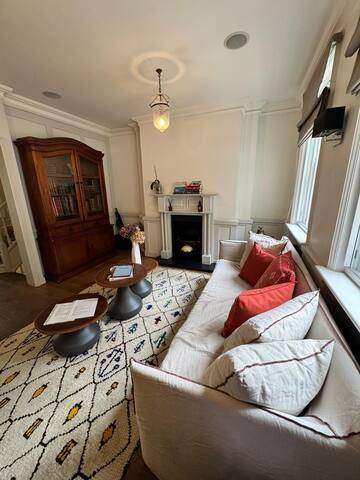 Stunning 3 Bed Townhouse in the heart of Mayfair gallery image 2