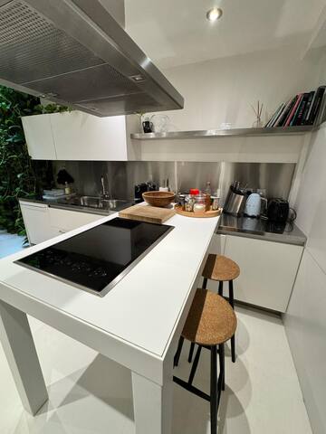 Stunning 3 Bed Townhouse in the heart of Mayfair gallery image 4