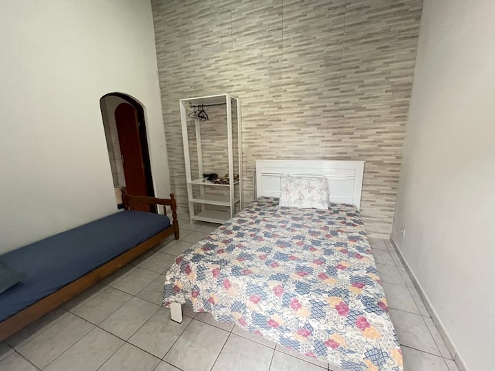 საძინებელი 4