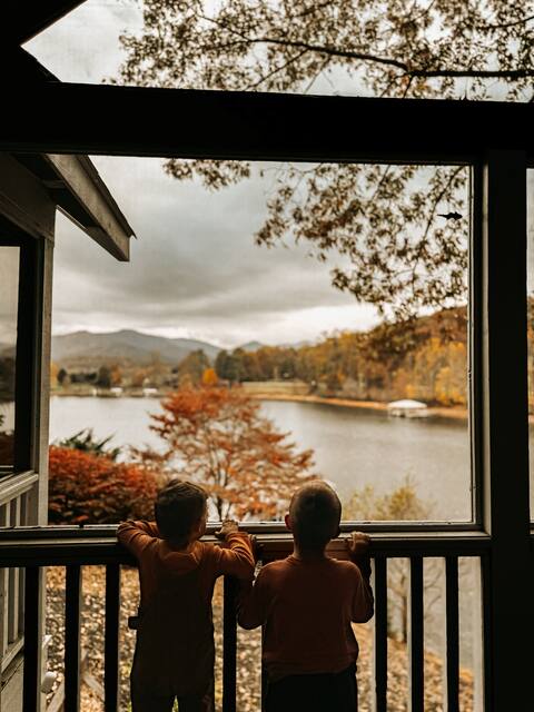 Sunrise Lodge On The Lake