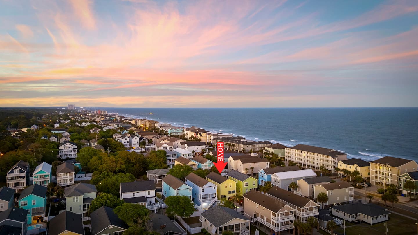 Just a short distance to the pier and beach, in a family-friendly neighborhood.