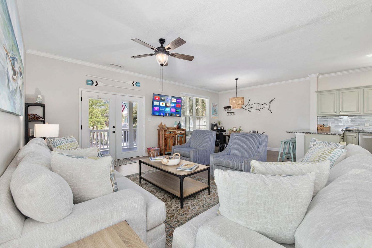 Sink into the living room sofas and stream whatever you want. Smart TV, fast WiFi, ceiling fan overhead, nothing on the agenda until dinner.
