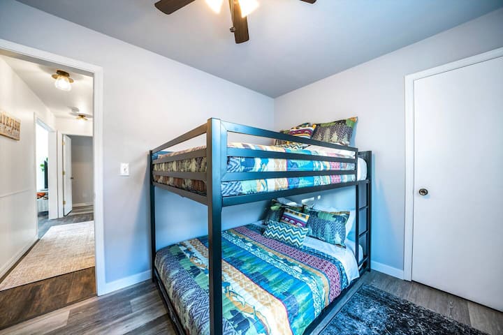 Planta principal Cama queen Litera perfecta para los niños