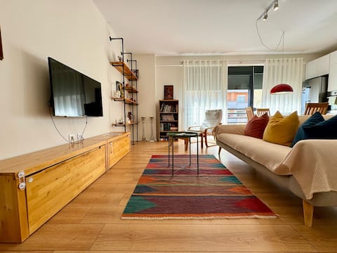 Scandinavian Apartment Near Center & Free Parking