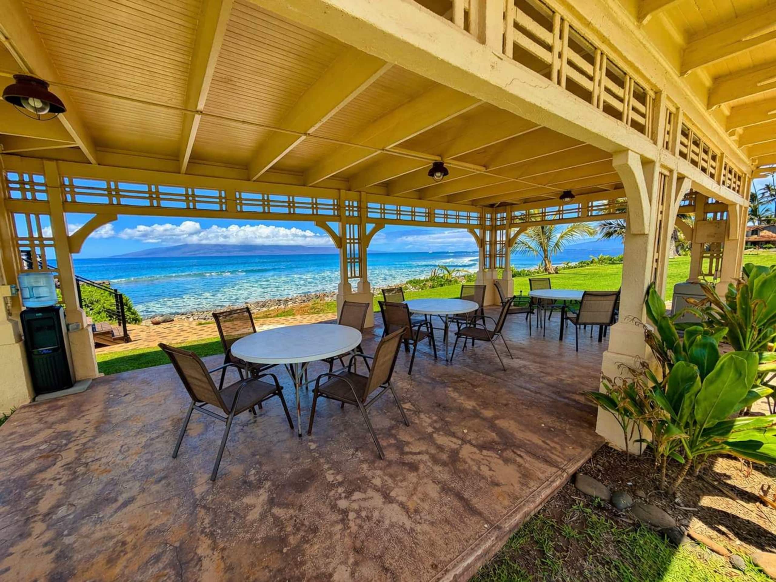 Townhouse in Lahaina · ★4.95 · 3 bedrooms · 4 beds · 2.5 baths - Image 12