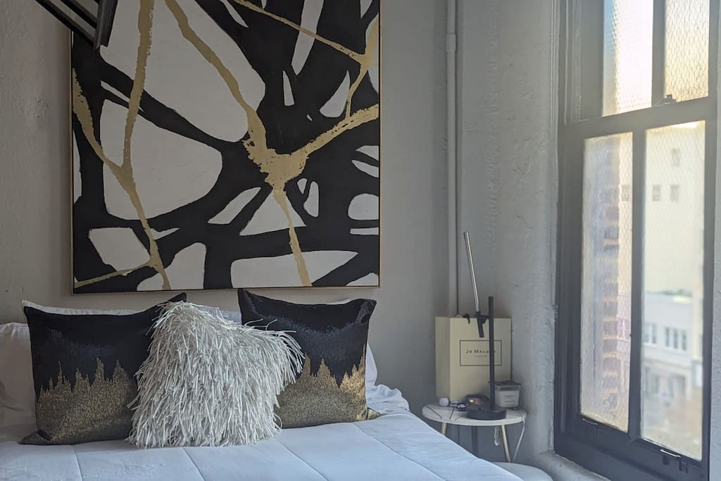 Airbnb Dallas Luxury | Downtown Condo