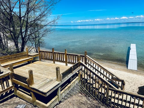 Charming Waterfront Haven on West Bay