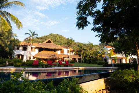 La Mariposa Oceanfront Villa w/ Private Chef