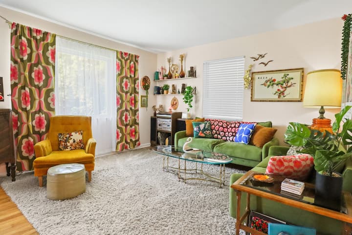 70’s Groovy Pad Only 5 Miles To Neyland Stadium! - Knoxville, TN