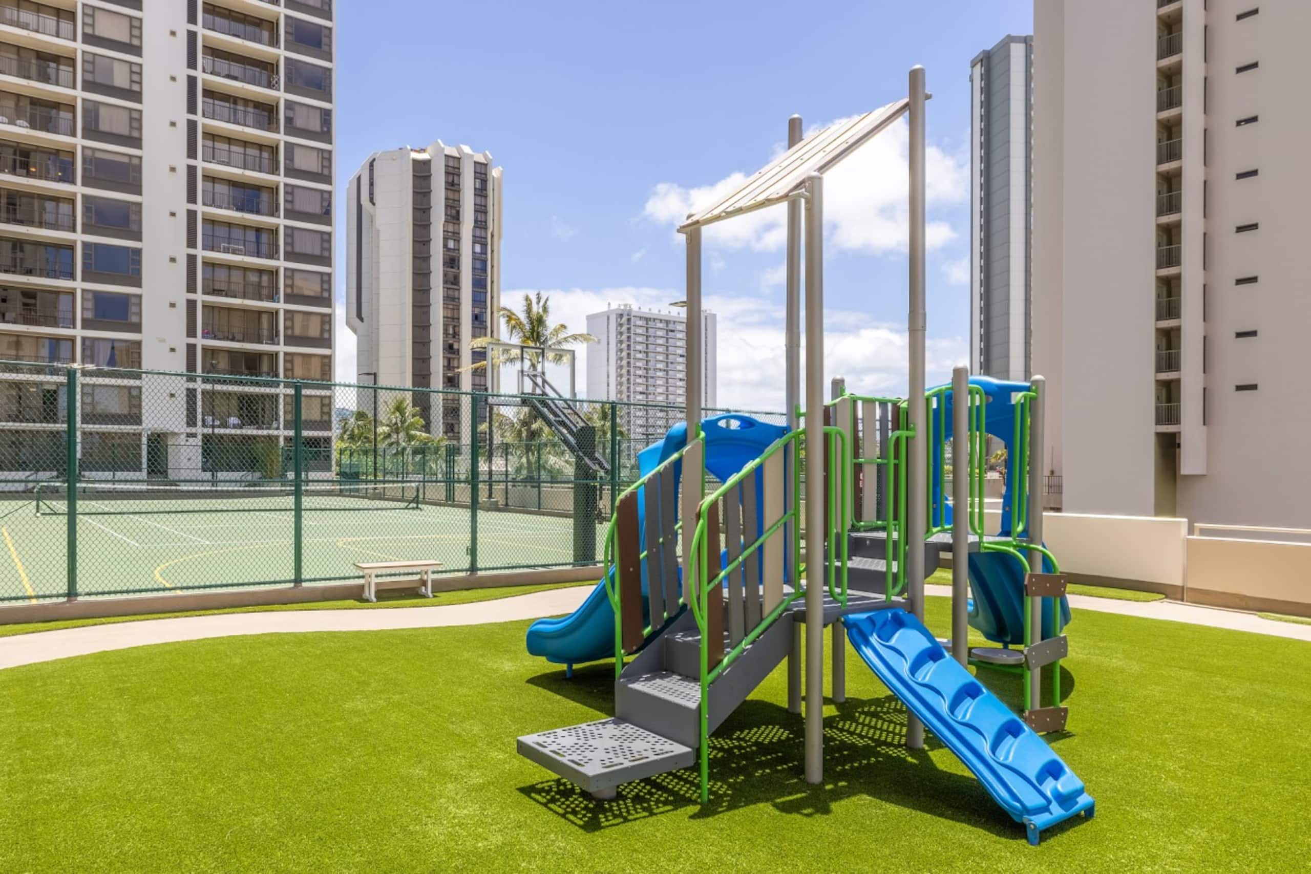 Condo in Honolulu · ★4.79 · 1 bedroom · 4 beds · 1 private bath - Image 22