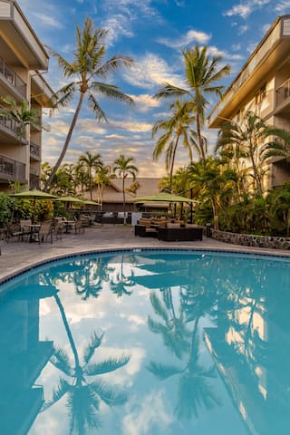 Renovated 2BR, ¼ mile from Sandy Beach, Pool