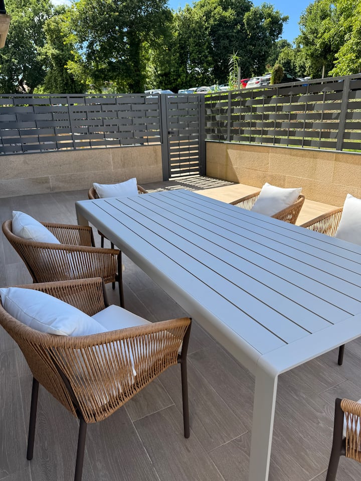 Luminoso Apartamento Con Terraza En Sanxenxo - Sanjenjo
