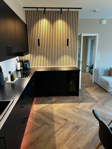 Luxurious top-floor apartment (free parking) gallery image 5